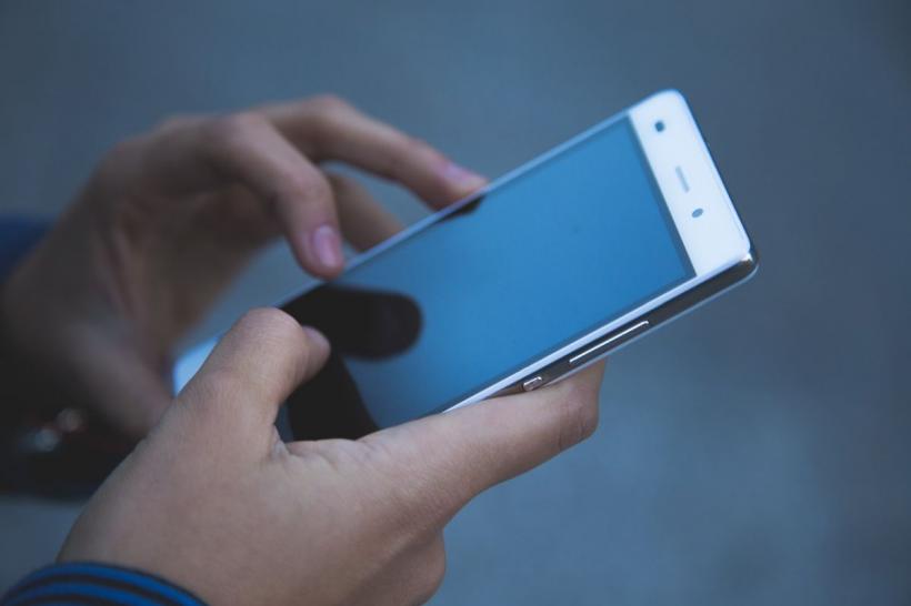 „Proces politic” la Iași – Un an și 10 luni de închisoare pentru că s-a uitat în telefonul viceprimarului. Va plăti și daune de peste 30.000 de lei