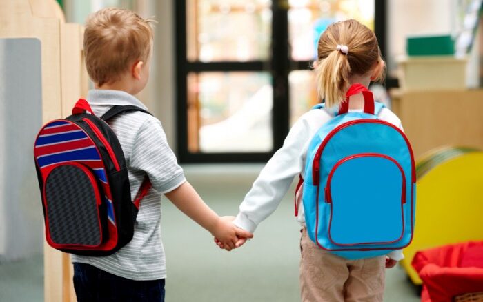 Atenție, părinți! Încep înscrierile în clasa pregătitoare. Termen limită: 6 mai