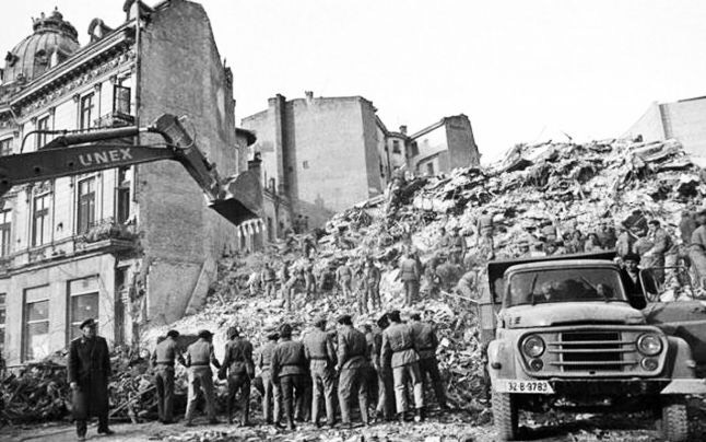 Nicuşor Dan, la 48 de ani de la cutremurul devastator care a zguduit Bucureştiul: „Este un moment în care nu avem voie să uităm şi în care responsabilitatea autorităţilor locale devine mai importantă ca niciodată”