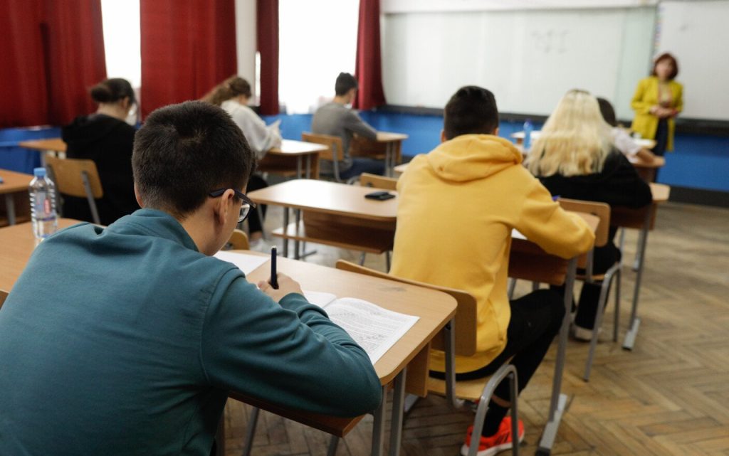 Profesorii ieșeni despre simularea Evaluării Naționale la Limba română: Subiecte complexe, de dificultate ridicată