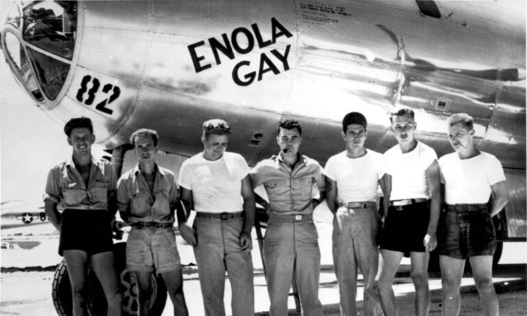 Departamentul American al Apărării şterge din arhivă imagini ale bombardierului de la Hiroshima „Enola Gay”, deoarece conţine cuvântul „gay”