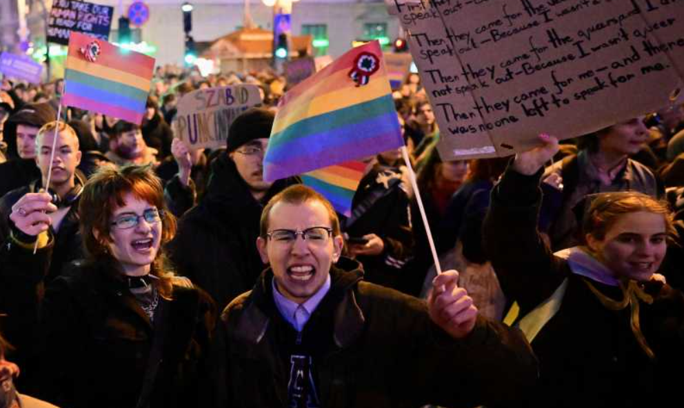  Președintele Ungariei a promulgat legea care interzice marșul Pride, sfidând toate criticile și protestele