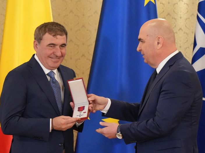 Gheorghe Hagi a fost decorat cu Ordinul Naţional „Steaua României” în grad de Cavaler