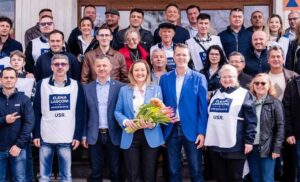Elena Lasconi nu se retrage din cursa electorală: Nicuşor Dan este în scădere, eu sunt în creştere