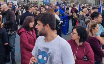 Mii de persoane, la mitingul ”EuRo Manifest” din Piaţa Victoriei. Restricţii de circulaţie - VIDEO