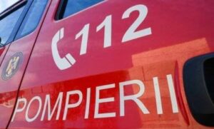 Incendiu la un apartament de pe strada Decebal. Intervin mai multe echipaje de pompieri