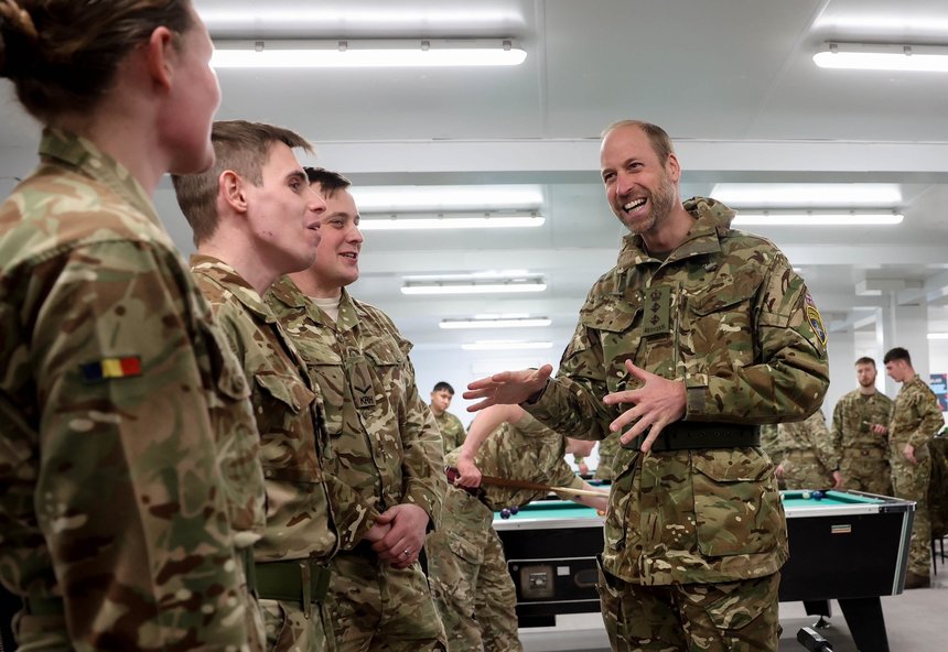 Prinţul William, în echipament de luptă, a vizitat trupele britanice din Estonia, aproape de graniţa cu Rusia