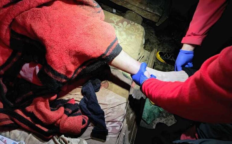 Maramureş: Un ucrainean lăsat la o stână de către patru compatrioţi a fost găsit în stare foarte gravă