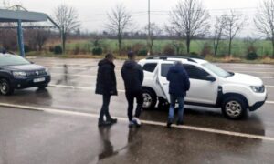 Ieșean prins la frontieră cu adidași contrafăcuți, de 300.000 de lei -  FOTO
