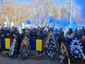 Sute de oameni la ultimul drum făcut de Vasile Simionaș în Copou. Imagini răscolitoare - VIDEO
