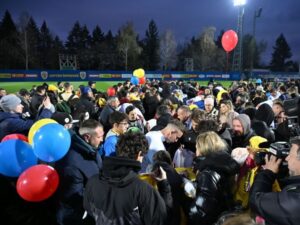 Imagini de colecție de la antrenamentul tricolorilor. Sute de suporteri, majoritatea copii s-au întâlnit cu jucătorii echipei naţionale