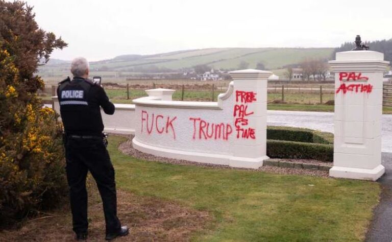 Terenul de golf al lui Donald Trump din Scoția a fost vandalizat. El îi califică pe făptuitori drept „teroriști”
