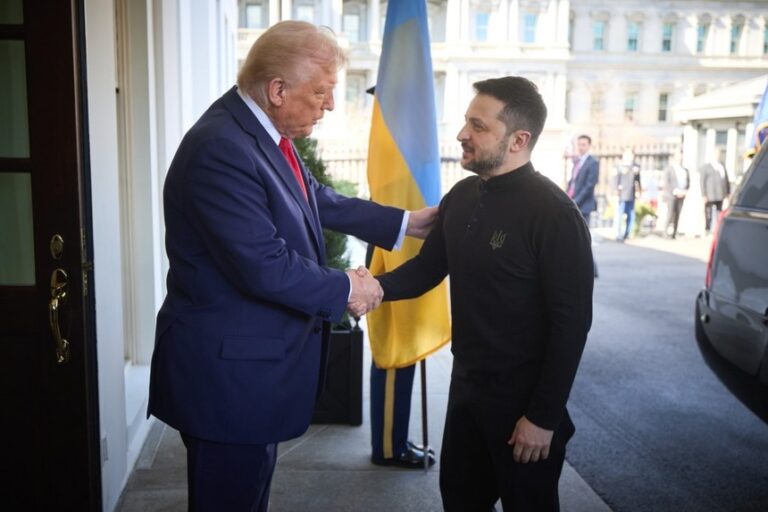 Un fost oficial britanic consideră că lui Zelenski i s-a „întins o cursă” de echipa Casei Albe. Ce argumente invocă