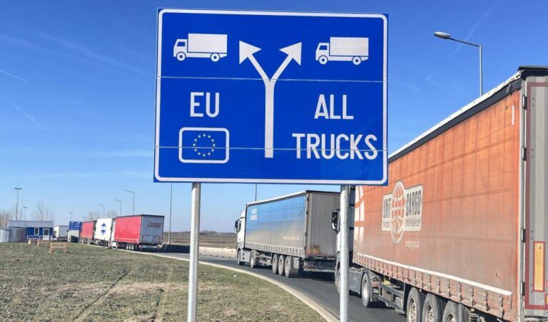 „Taxele controversate nu se mai aplică la români”. Transportatorii ieșeni aduc vești bune din vama Ruse, după articolele din „Ziarul de Iași”