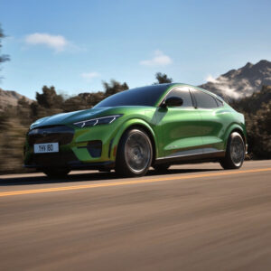 Mustang Mach-E 2025 primește pompă de căldură în standard și culori noi (P)