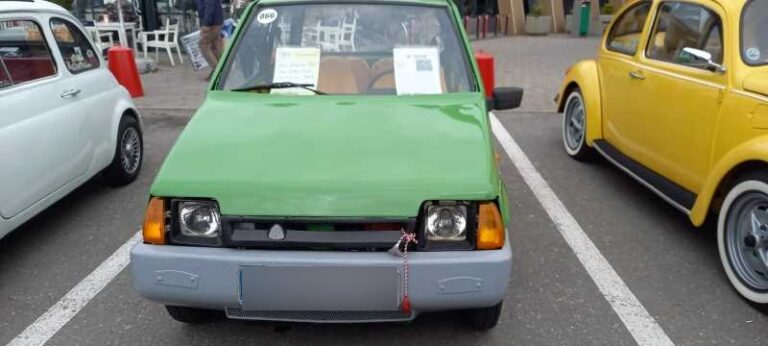 O Dacia Lăstun, una dintre puținele funcționale din țară - printre vedetele Retro Paradei Primăverii din Prahova: „Am făcut naveta la serviciu cu ea”