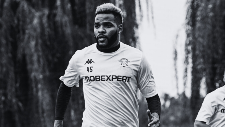 Un fost atacant al Rapidului a murit după ce a căzut de la etajul 11 al unui bloc din China