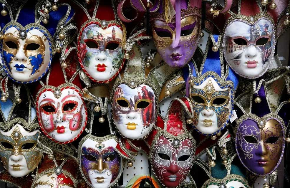  Cine sunt Pampon ori Crăcănel și cine, Mița Baston? Candidații la prezidențiale văzuți, în termeni de carnaval, de un cunoscut intelectual ieșean