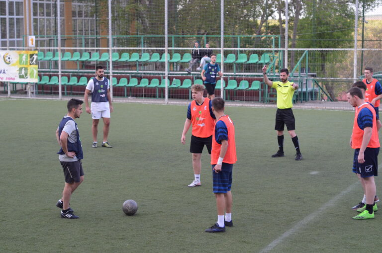 Joci fotbal și ajuți copiii bolnavi! Competiție caritabilă pentru amatori pe terenurile USV Iași