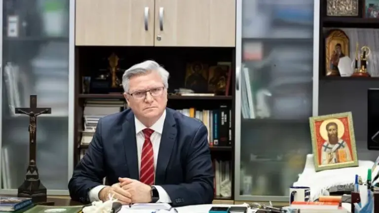 Acuzații oficiale – Medicul Tinică ar fi luat 27 de șpăgi de la pacienți. Câtă mită ar fi încasat ceilalți medici