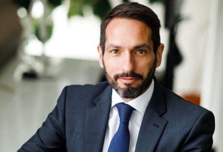 EY-Parthenon a asistat acționarii Forza Rossa și British Motors în vânzarea dealerilor auto Ferrari și Aston Martin în România
