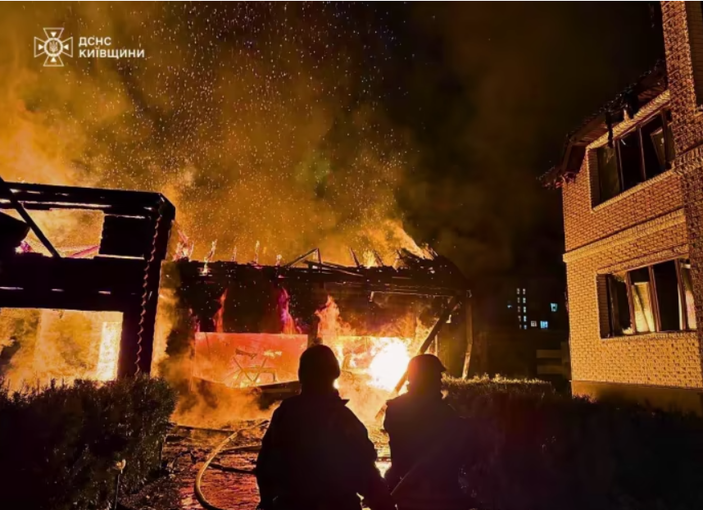  Ucraina – Rachete ruseşti au lovit Kievul, ucigând cel puțin 9 persoane şi rănind 63