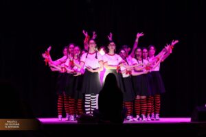 Sub castani, în limbi străine. Festivalul tinerilor actori revine la Iași cu a XIV-a ediție a „Teatru sub castani”