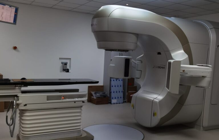 Radioterapie de ultimă generație, folosită în premieră la IRO Iași, pentru pacienți cu cancer de sân sau pulmonar