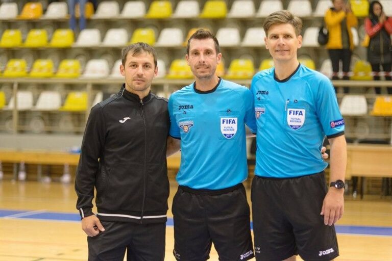 Doi arbitri ieșeni au fost delegați la meciuri din preliminariile Campionatului European de futsal