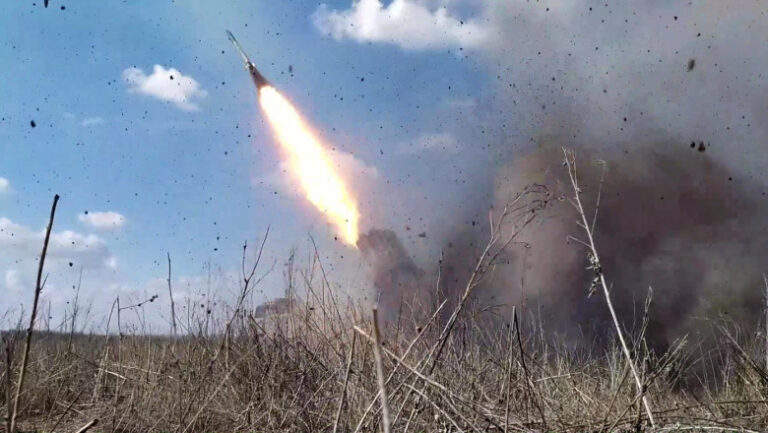 Cel puţin un mort şi patru răniţi la Odesa şi cel puţin patru răniţi la Kiev în atacuri ruseşti masive