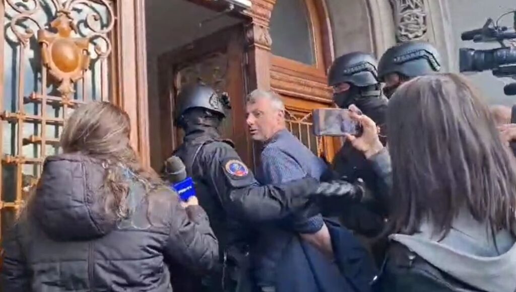  El este ieșeanul care și-a incendiat fosta soție. L-a dat de gol telefonul mobil – VIDEO