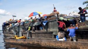 RD Congo: Cel puţin 143 de persoane au murit după ce o ambarcaţiune a luat foc