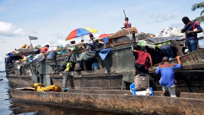  RD Congo: Cel puţin 143 de persoane au murit după ce o ambarcaţiune a luat foc