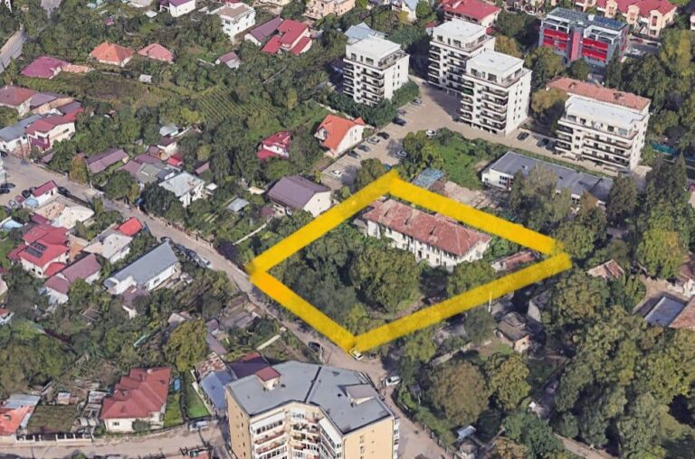 Clădirea-monument istoric din Tătărași asediată de șobolani și oameni ai străzii: planuri pentru spații medicale și birouri