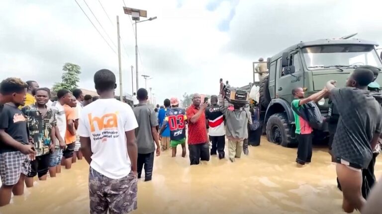 Aproximativ 30 de morţi în urma inundaţiilor din capitala Congo