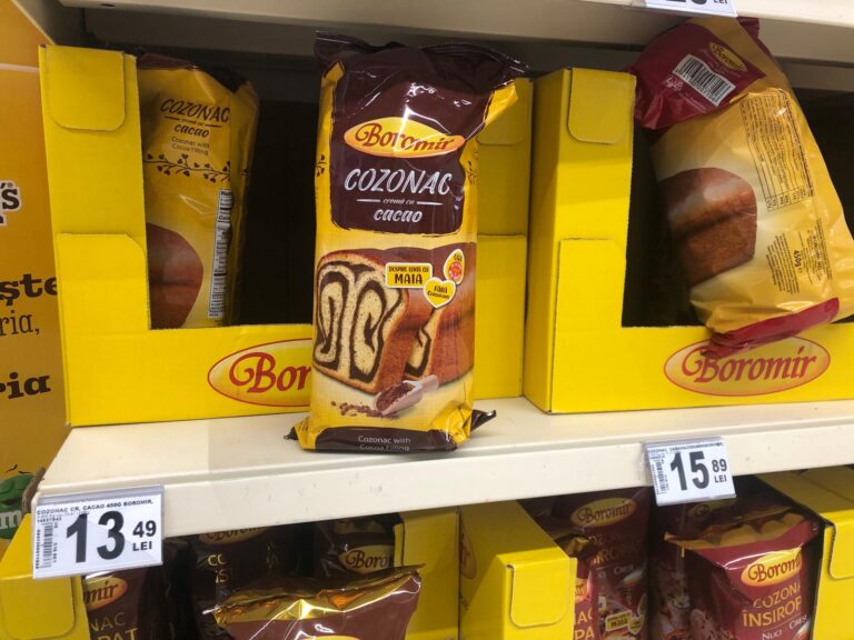Cozonacii de Paște: prețuri mai mari față de anul trecut - supermarketuri vs cofetării. „Acum nu știu cât de buni o fi”