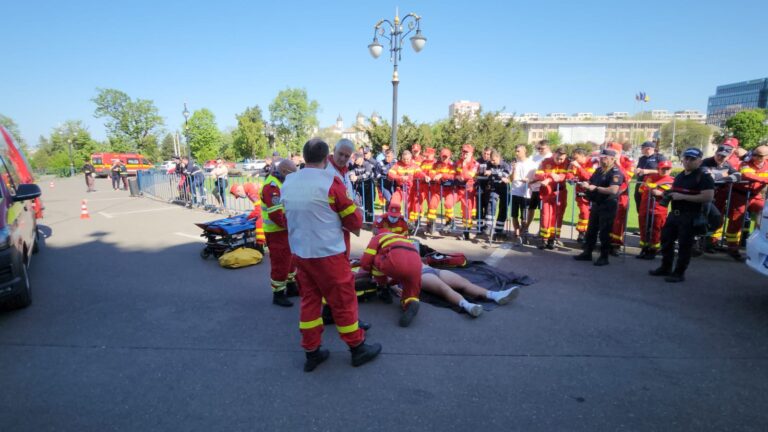 Campionatul național de descarcerări a început azi la Iași. Primele imagini de la inedita competiție a echipajelor ISU - GALERIE FOTO/VIDEO