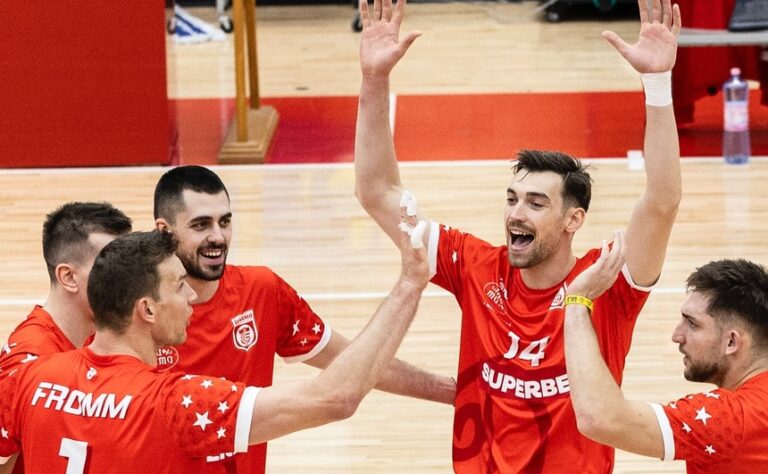 Volei masculin: Campioana Corona Braşov, eşec cu Dinamo Bucureşti în primul meci din finala Diviziei A