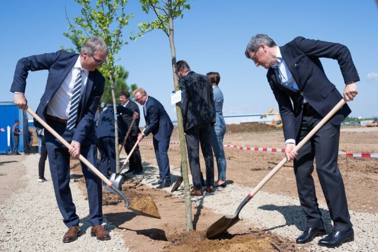 O nouă fabrică va fi construită de la zero și caută 1.000 de angajați. La Oradea, nu la Iași