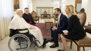 Ce spune J.D. Vance despre moartea Papei Francisc? Vicepreședintele SUA este ultimul demnitar cu care Papa s-a întâlnit înainte să moară