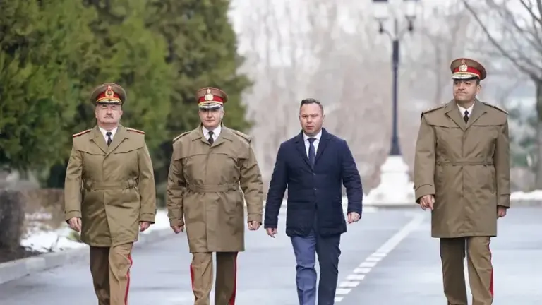 Cine este obscurul secretar de stat din MApN care a spus că va chema poliția dacă ne invadează rușii