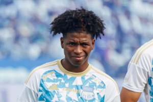 Momente de groază pentru un fotbalist ecuadorian. Soţia şi copilul, răpiţi în timpul unei spargeri