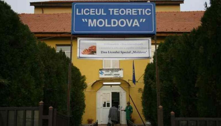 Elevi cu dizabilități vizuale de la Liceul Special „Moldova” din Târgu Frumos, parte dintr-un inedit proiect Erasmus