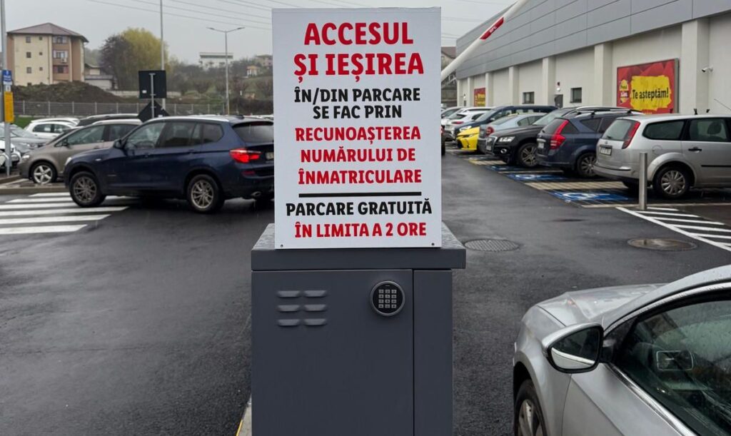 Lidl a activat barierele la parcările magazinelor noi. „Ne asigurăm că locurile rămân pentru clienți”. Se va generaliza sistemul?