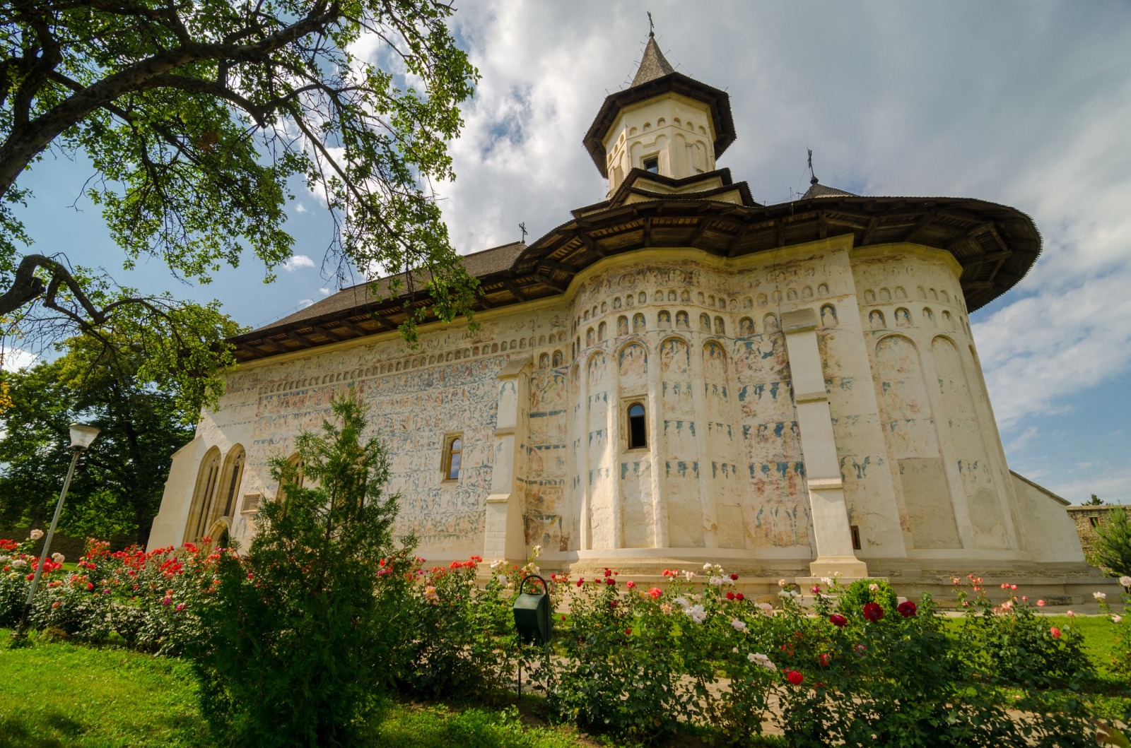 Recomandarea ZDI – Escapadă de o zi: De la Iași la Mănăstirea Probota