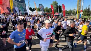 REPORTAJ - Ce nu s-a văzut la Semimaraton, dincolo de numărul de kilometri? De la „nu pot” la „am reușit”. Secretele doamnelor alergătoare de 64 și 71 de ani