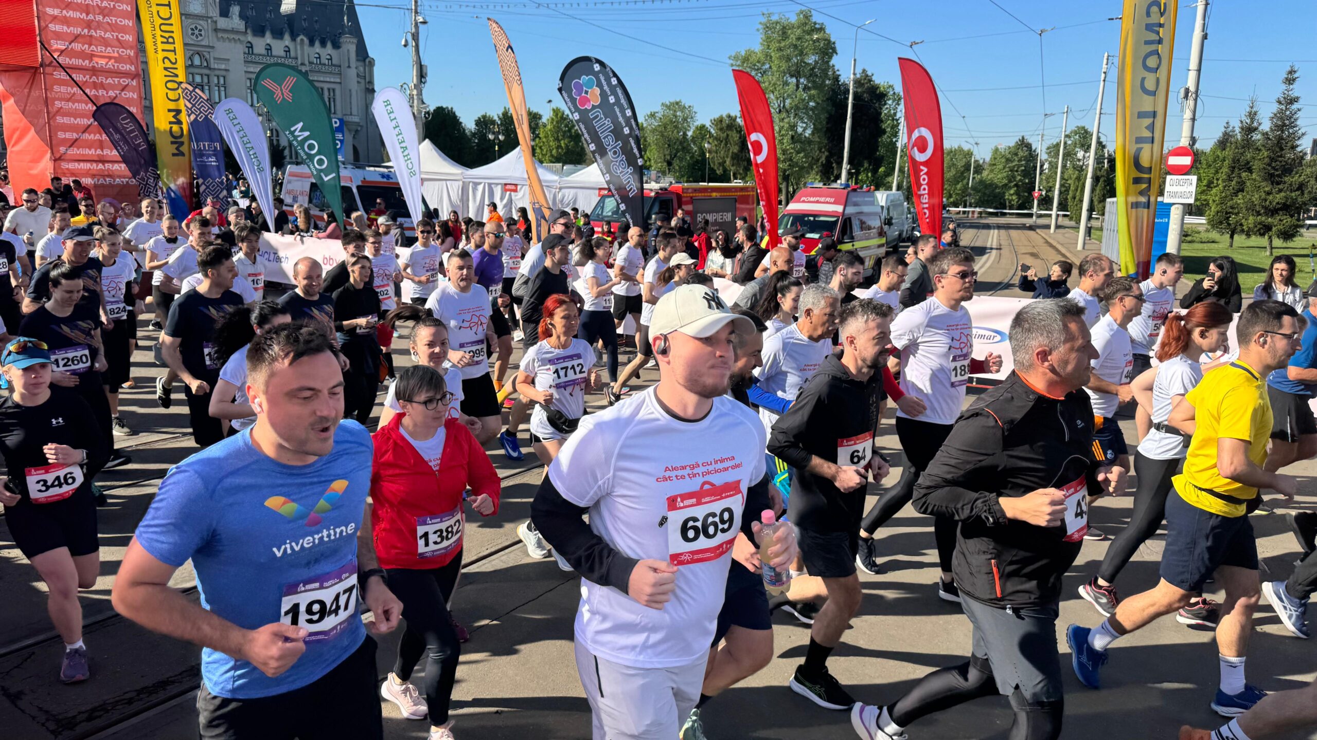 REPORTAJ - Ce nu s-a văzut la Semimaraton, dincolo de numărul de kilometri? De la „nu pot” la „am reușit”. Secretele doamnelor alergătoare de 64 și 71 de ani