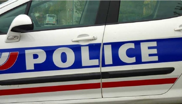 Trei tineri sunt suspectaţi de pregătirea unor atentate sinucigaşe în Franţa după modelul celor din noiembrie 2015