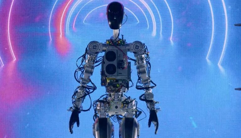 Roboţii umanoizi Optimus ai Tesla, afectaţi de restricţiile Chinei privind exportul de metale rare