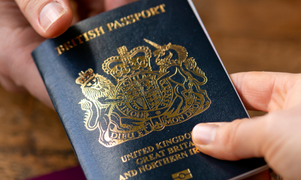 Britanici care riscă să-și piardă dreptul de ședere în România. Ce trebuie să facă pentru a-l păstra